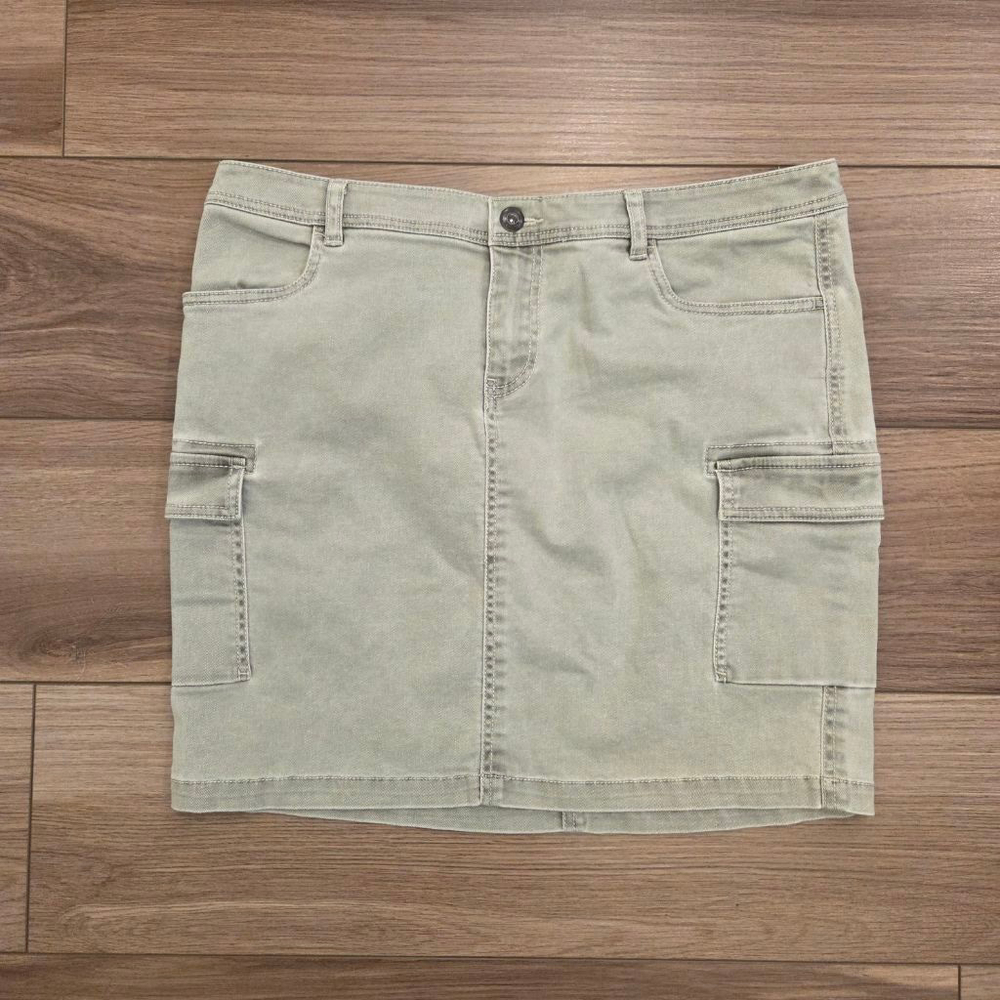Women's edc pale Green Boyfriend Fit Cargo Mini Skirt Size 8